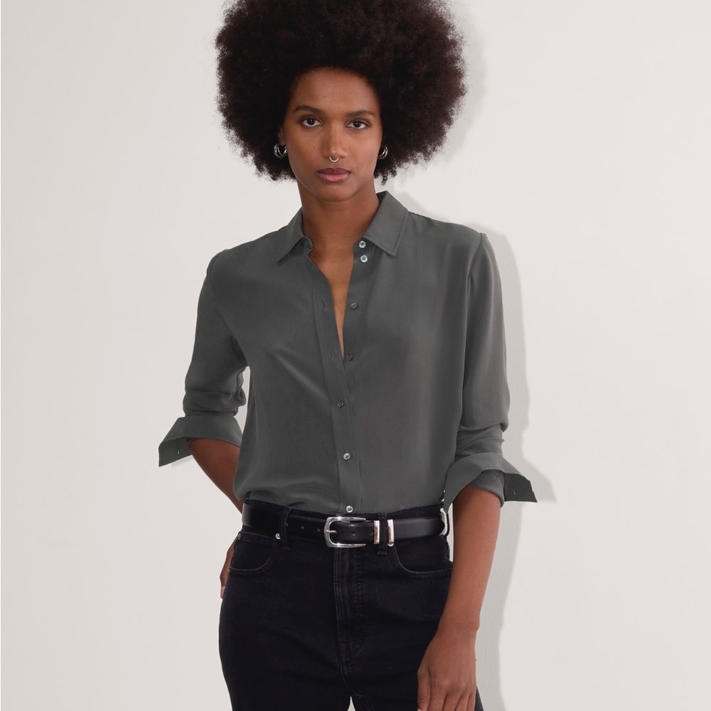 The Must-Have Shirt in Washable Silk- Graphite